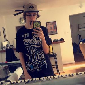 Meet your Posher, Christian